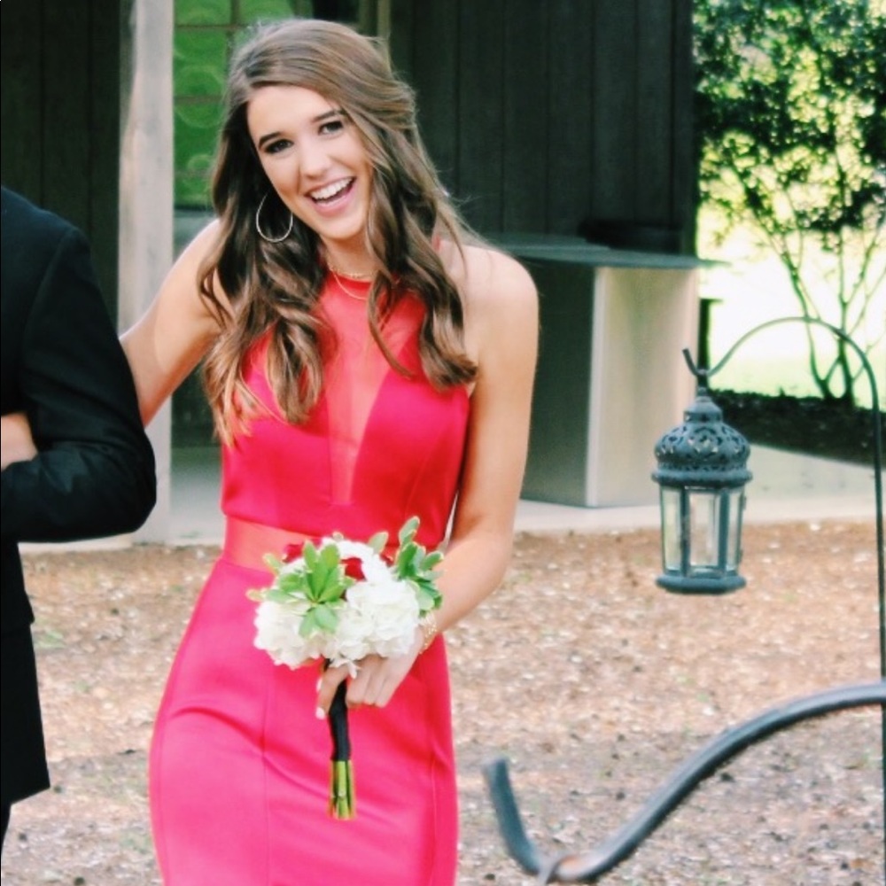 Red dress - Picture 3 of 5